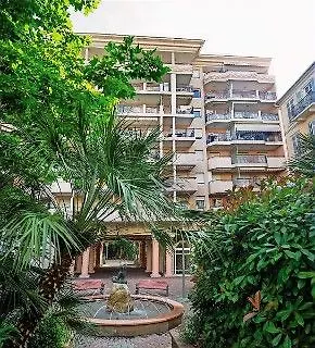 Hotel apartamentowy Pierre & Les Rivages Du Parc